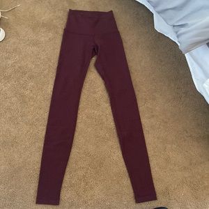 Lululemon maroon ankle length leggings
